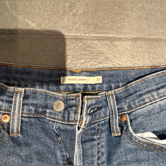Levi’s Wedgie Skinny Jeans - Picture 4 of 4